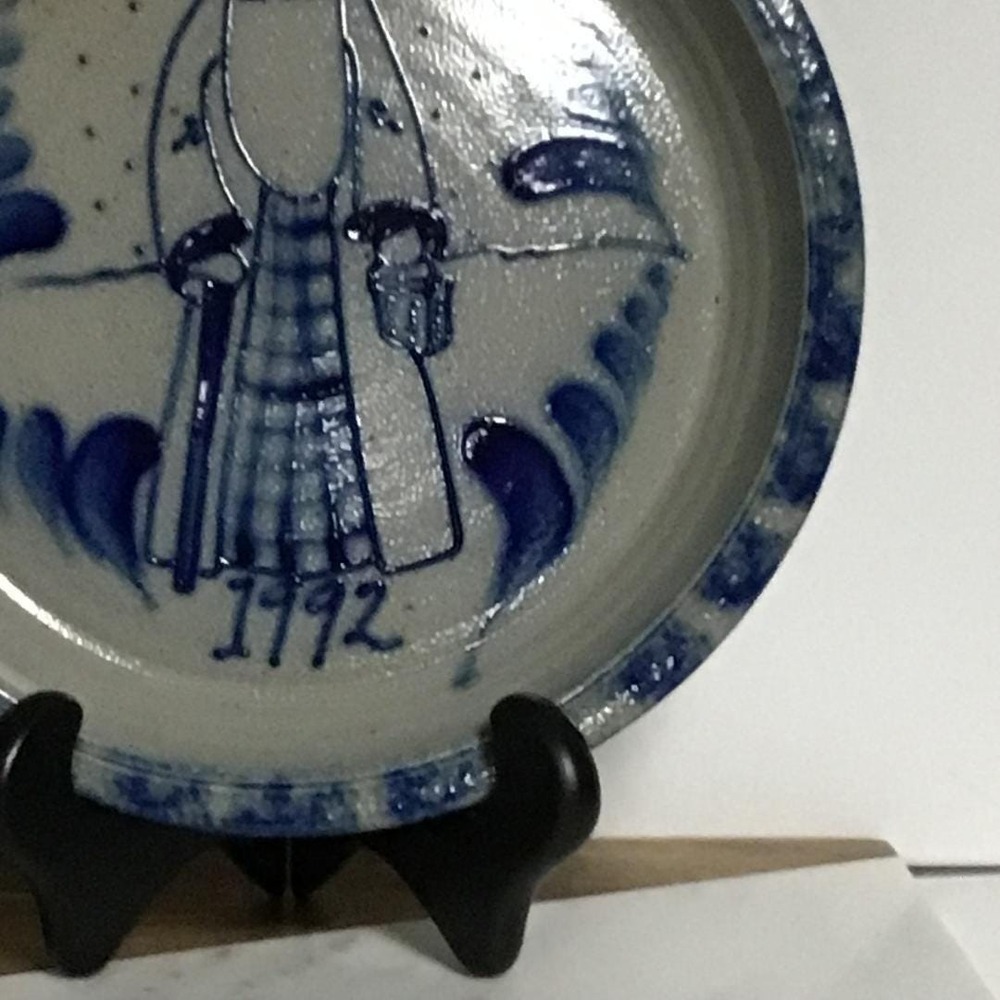 Rowe Pottery Works 1992 Santa Claus Salt Glaze Stoneware Plate Blue Cobalt 10in - Picture 5 of 11